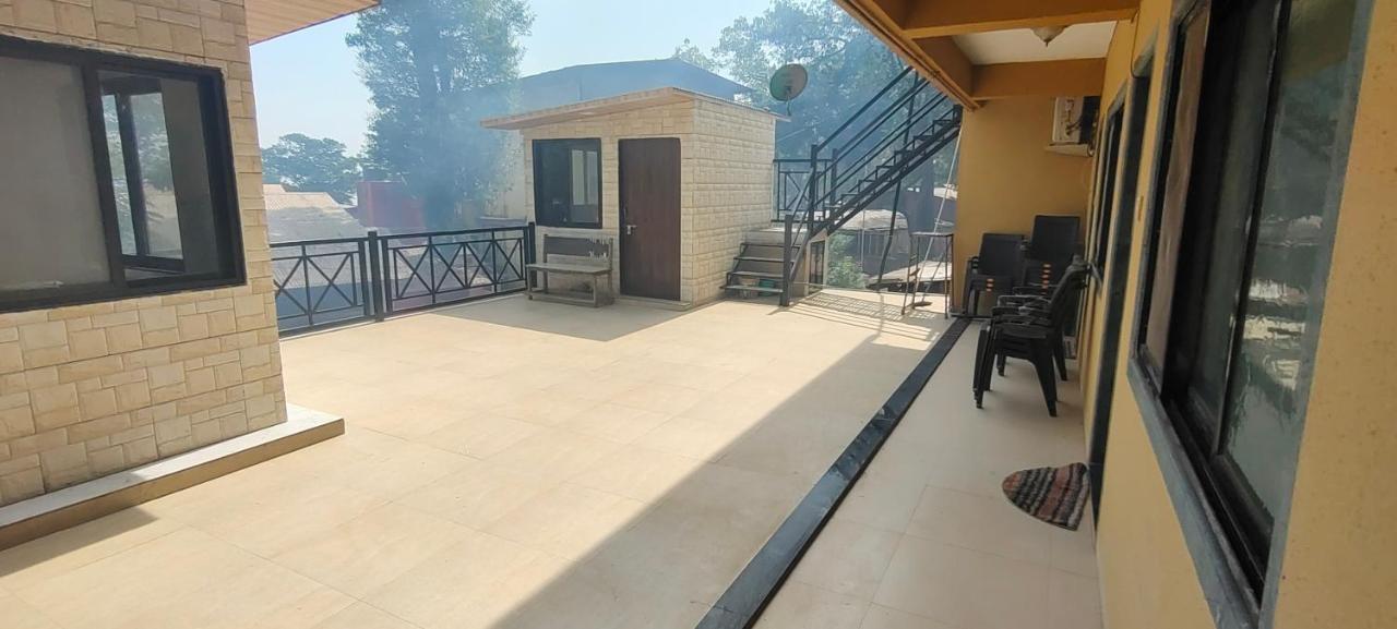 Hotel President House Matheran Exteriör bild